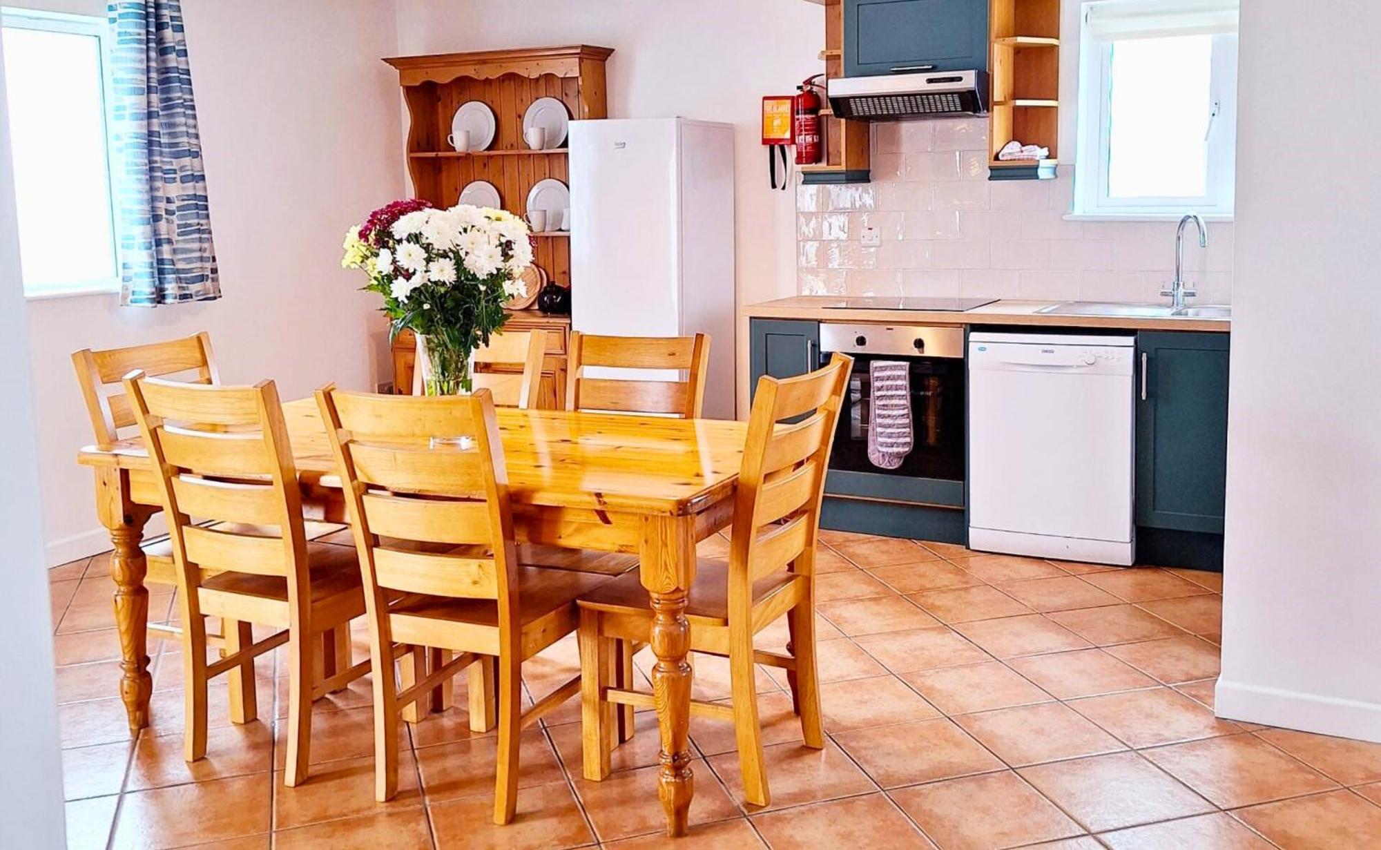 Dingle Harbour Cottages 3 Bed Sleeps 7 By Trident Holiday Homes Exterior photo